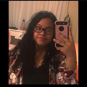 Meet your Posher, Mia